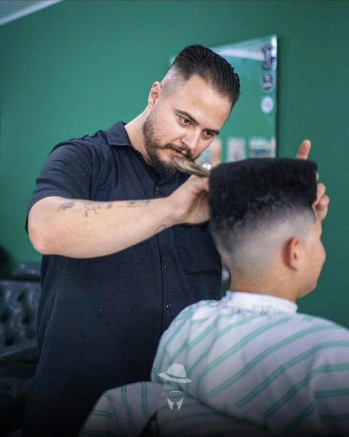 Corte social finalizado na Barbearia Padrini